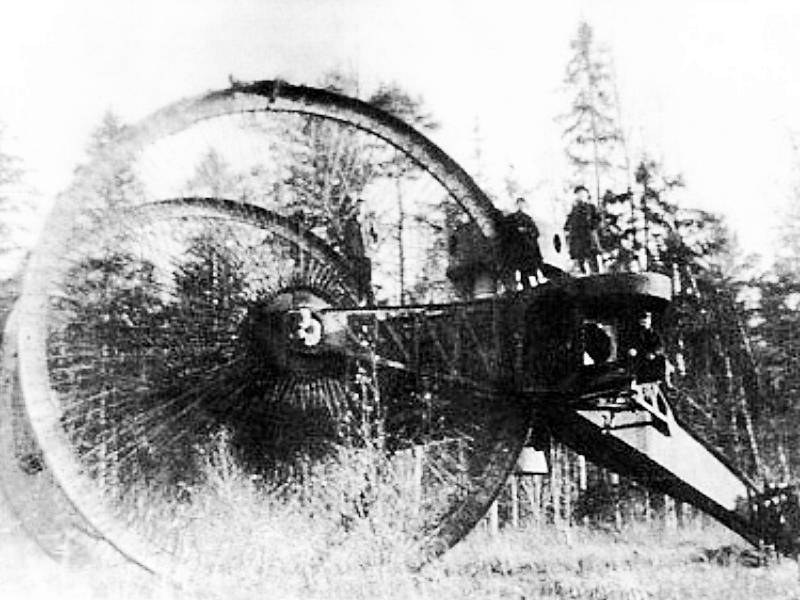 1311476937_75645248_large_Ltank.jpg