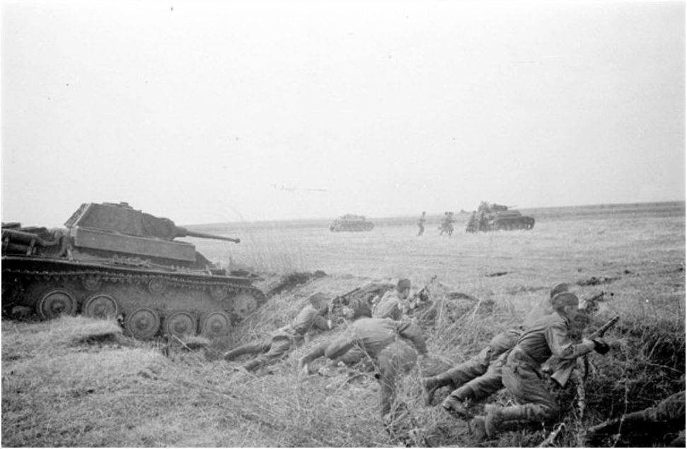 00Т-70 и пехота 5-го гв. танкового корп.1943 г.jpg