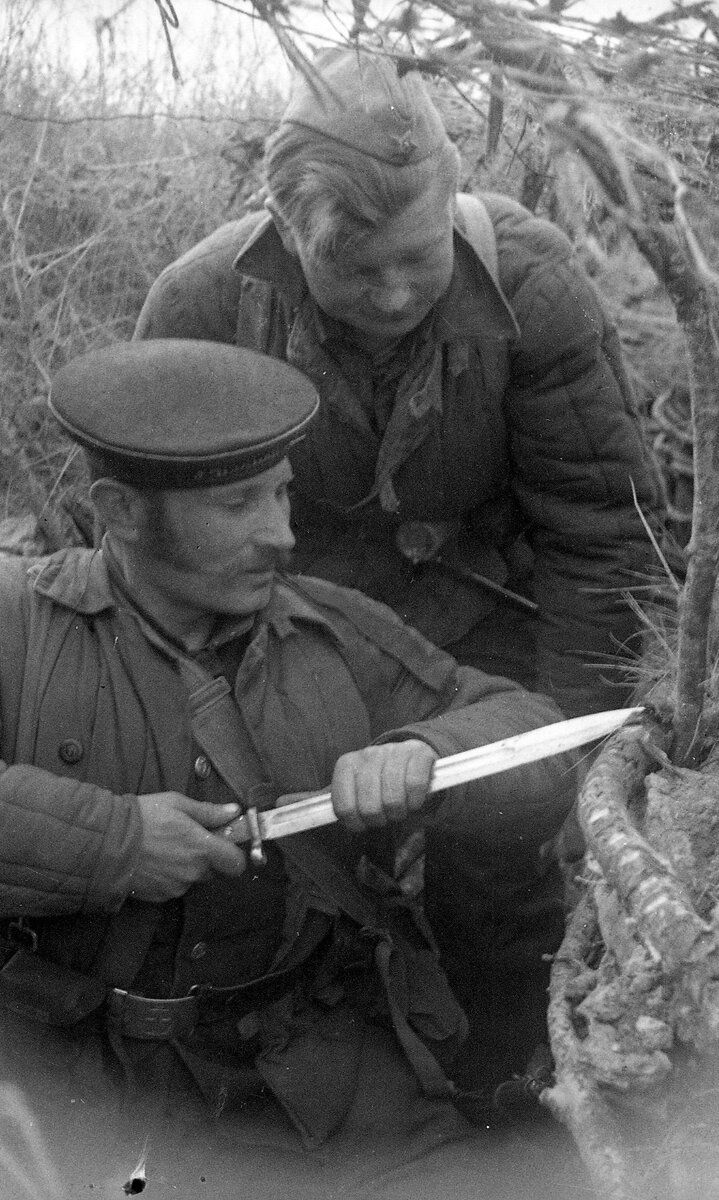 Snayper-R_I_Barabanshikov_-author-B_Eyberg_-1942.jpg