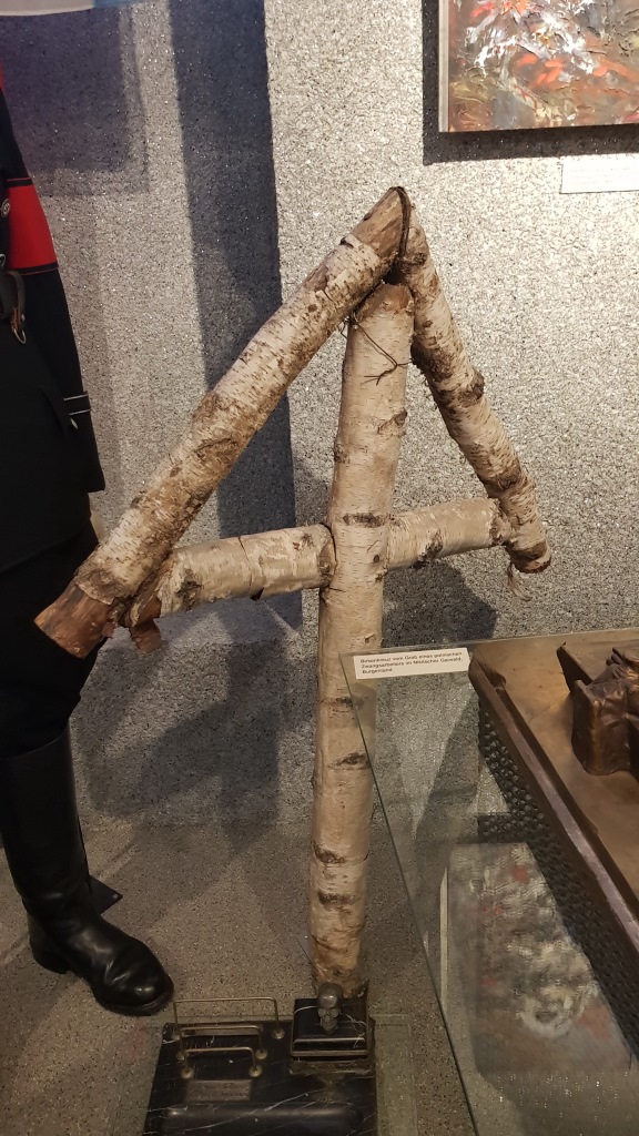 крест и СС сжат.jpg