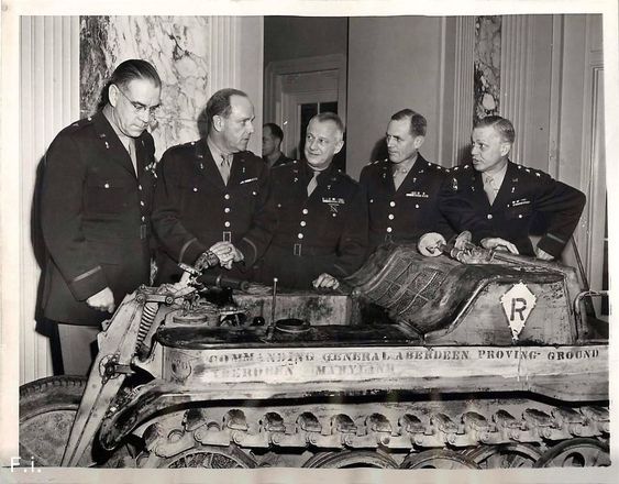0  _Sd. Kfz. 2 парашютной бригады Бернхарда Рамке. 1944г.jpg