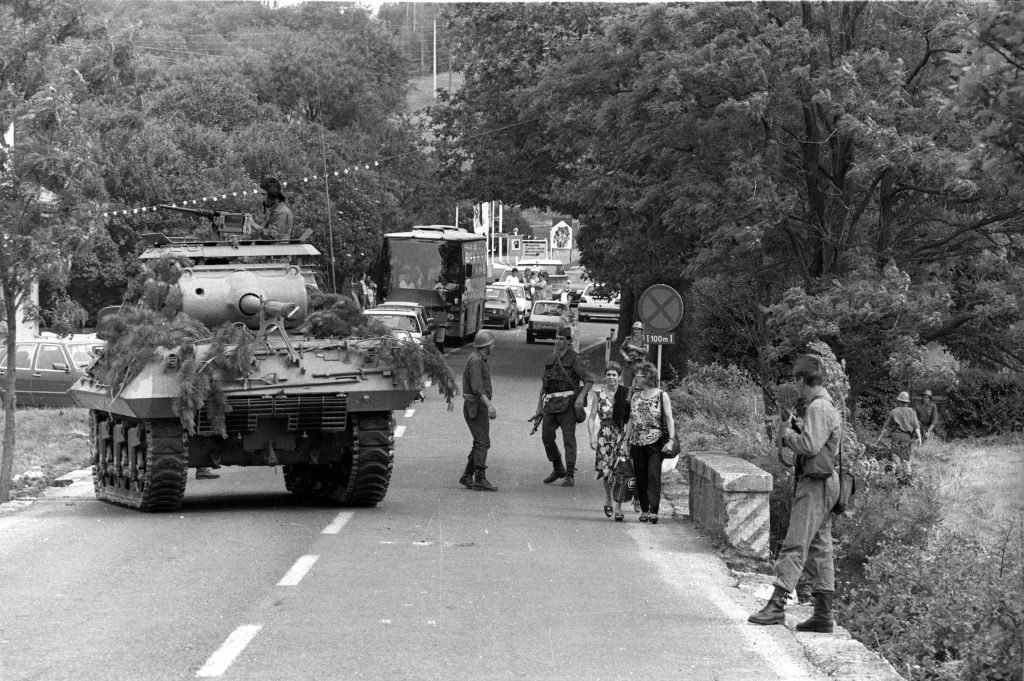 Югославия 90 е. Войны в Словении 1991 год.