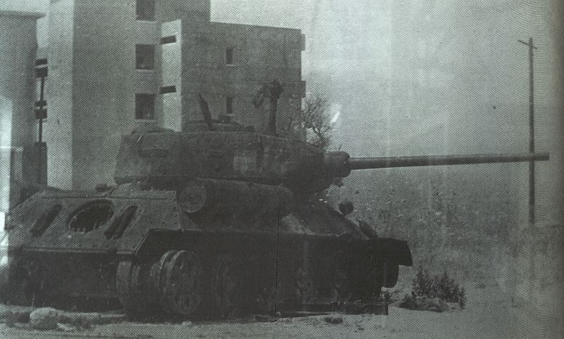 0-Т-34-85_кипр_подб турками_1974г_Кипрения-.jpg