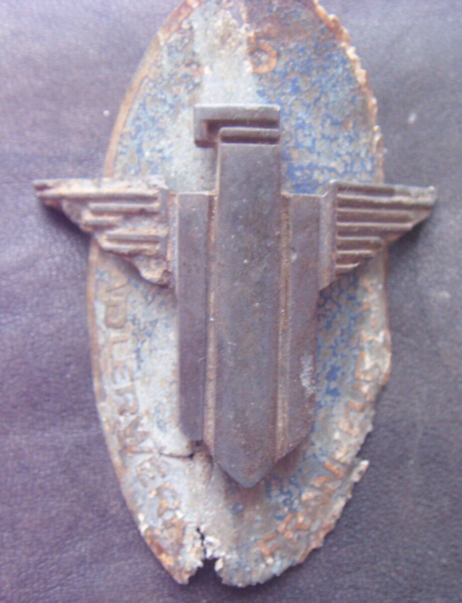 ST831094.JPG