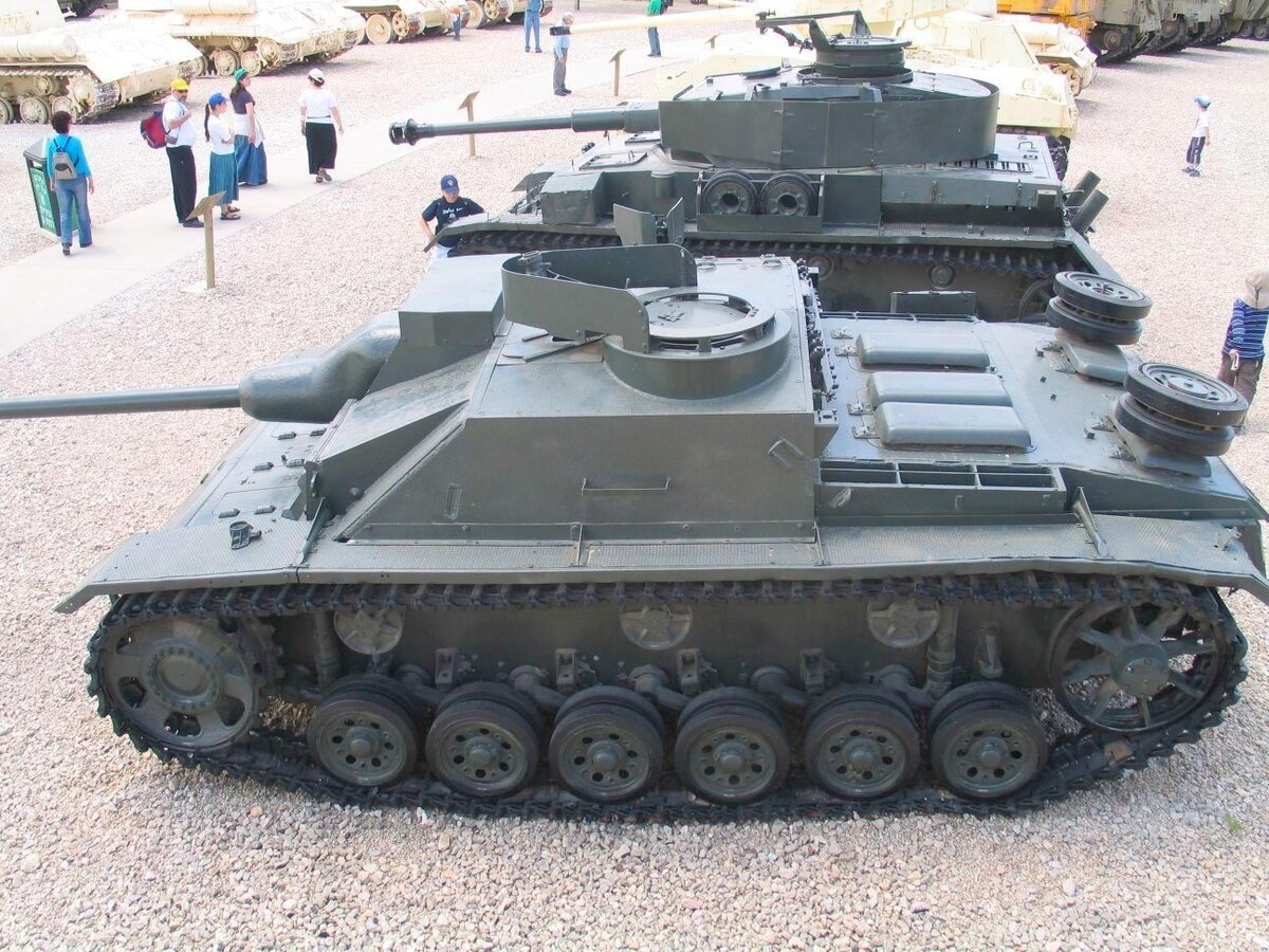 0-StuG III_музей Латрун.jpg