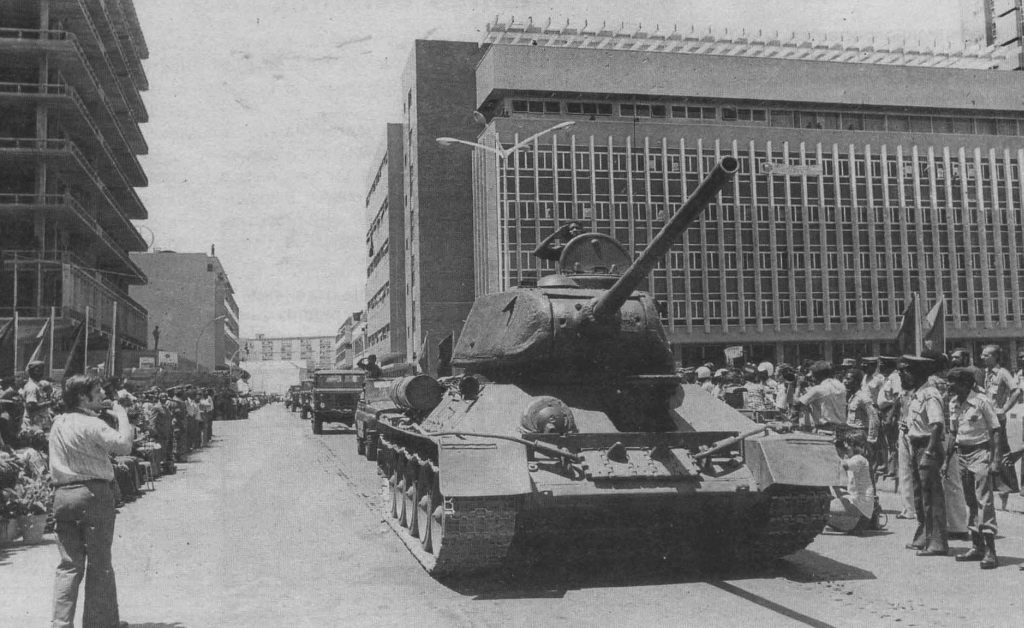 0-Т-34-85_ангол_парад_Луанда. 9.02.1976г.jpg