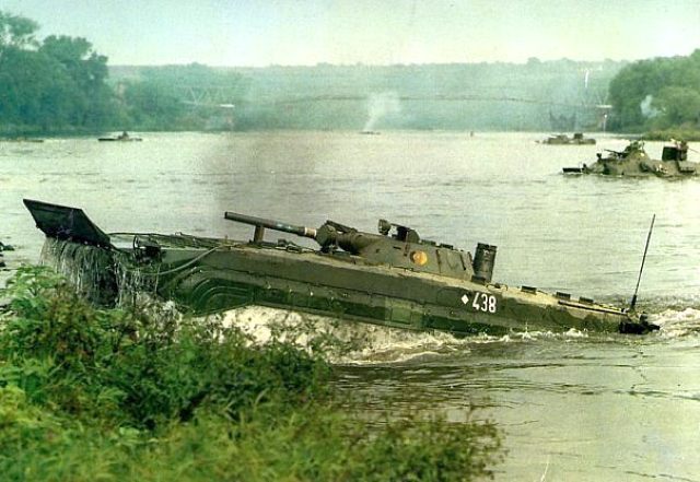 00-переправа_БМП-1. ГДР_.jpg