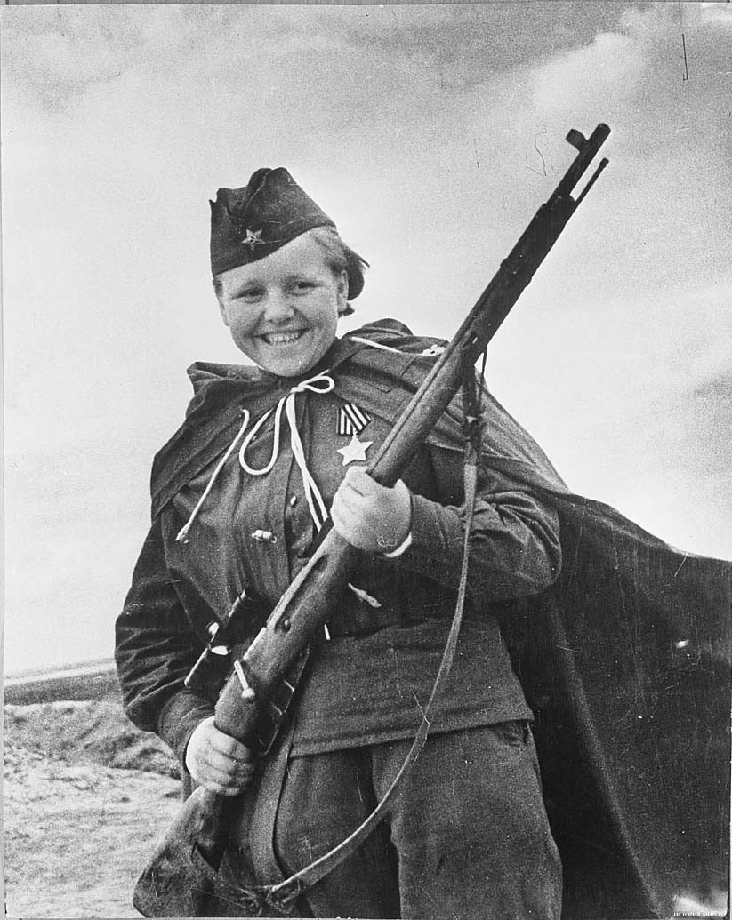 Снайпер Мария Кувшинова (май 1944 года)