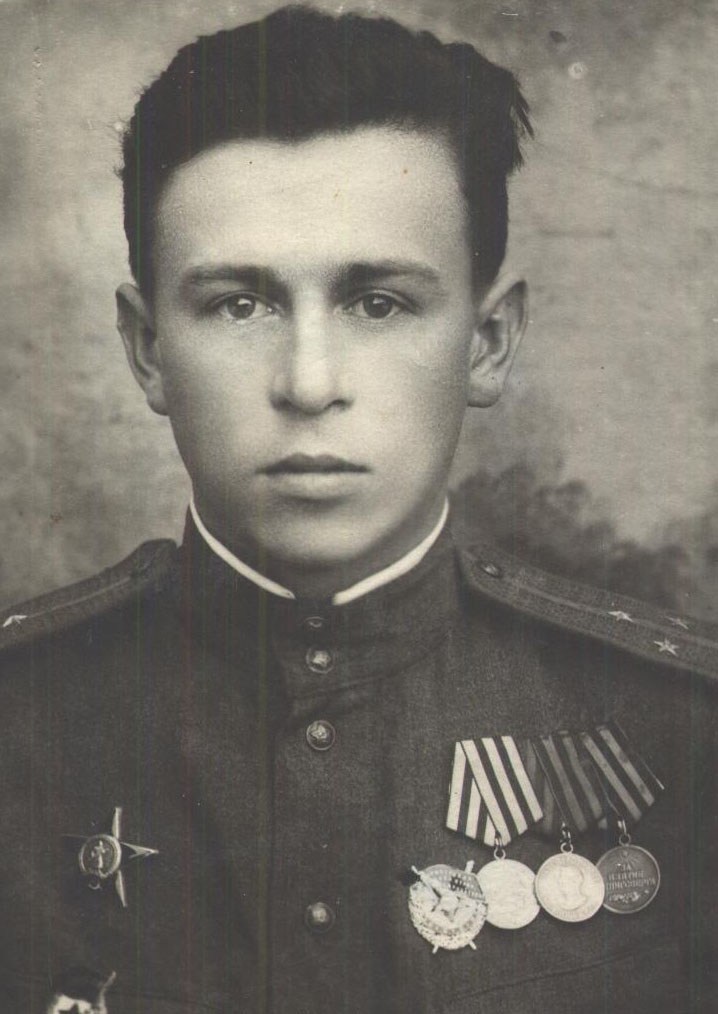 Бородулин Игорь Сергеевич 1945 г..jpg