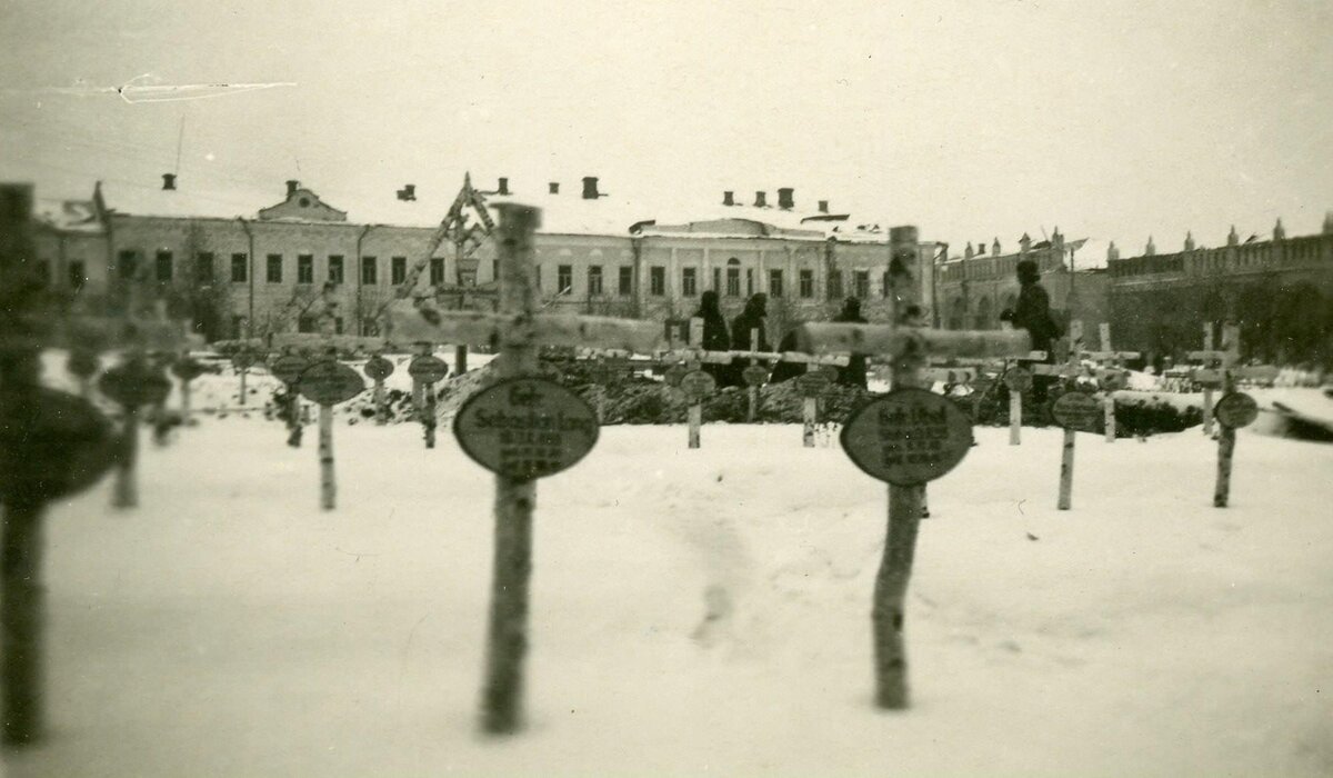 Оккупанты в Калуге в сквере Ленина.jpg