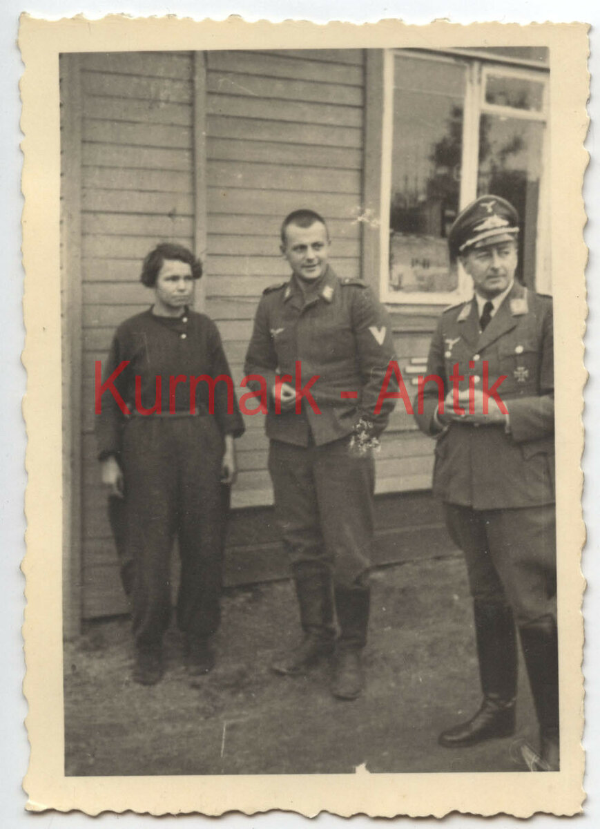 S408 Foto Wehrmacht Luftwaffe Russland POW Gefangene Frau Flintenweib girl !!!!!.jpg