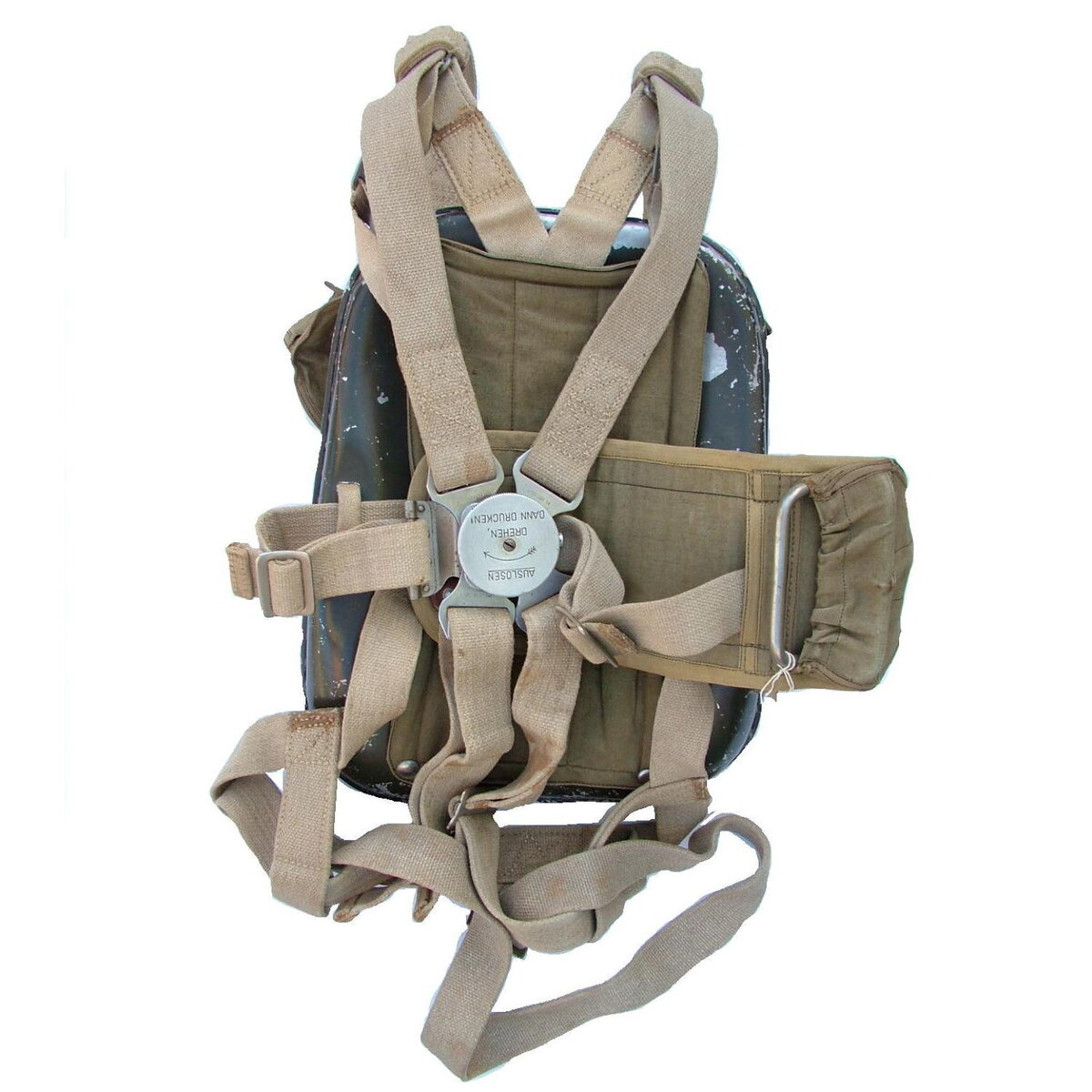 luftwaffe-back-type-parachute_15715_main_size3.jpg