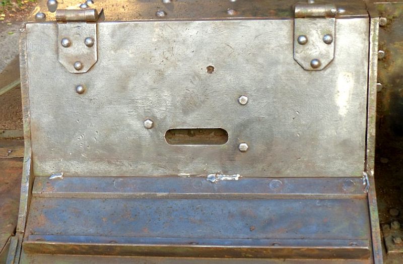 Люк Т-26_мехвода_1934-1936 гг.jpg