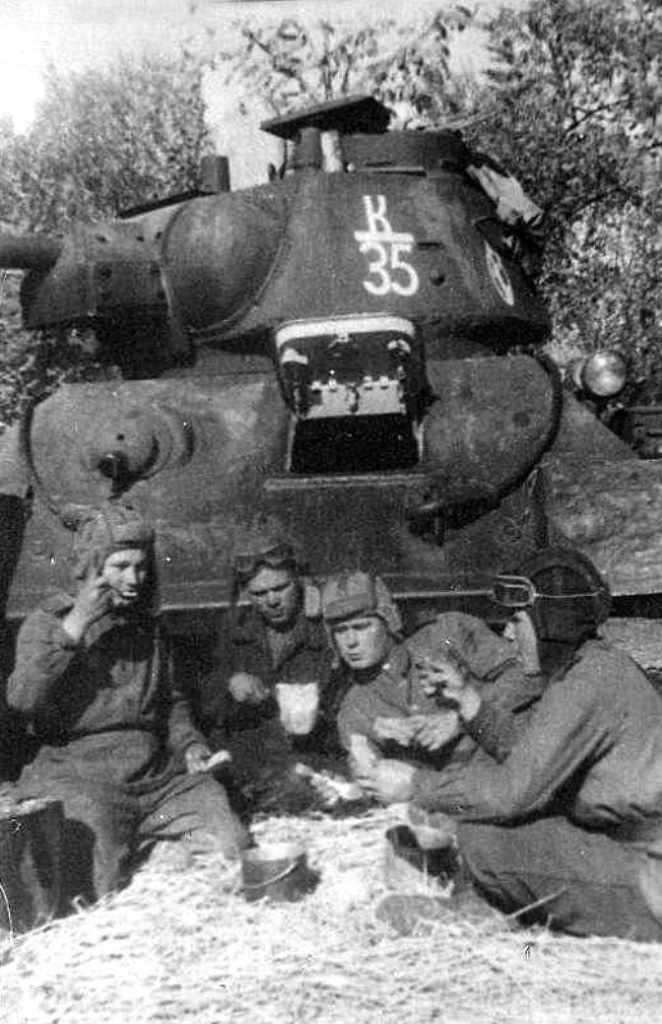 Танкисты на отдыхе.jpg