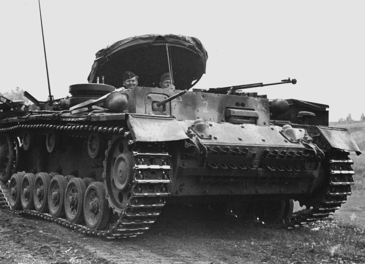 0  _Pz. III_Munitionspanzer III from schwere Panzer-Abteilung 505--.jpg