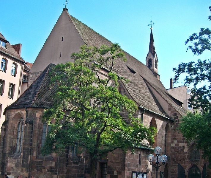 церковь Клары снаружи.jpg