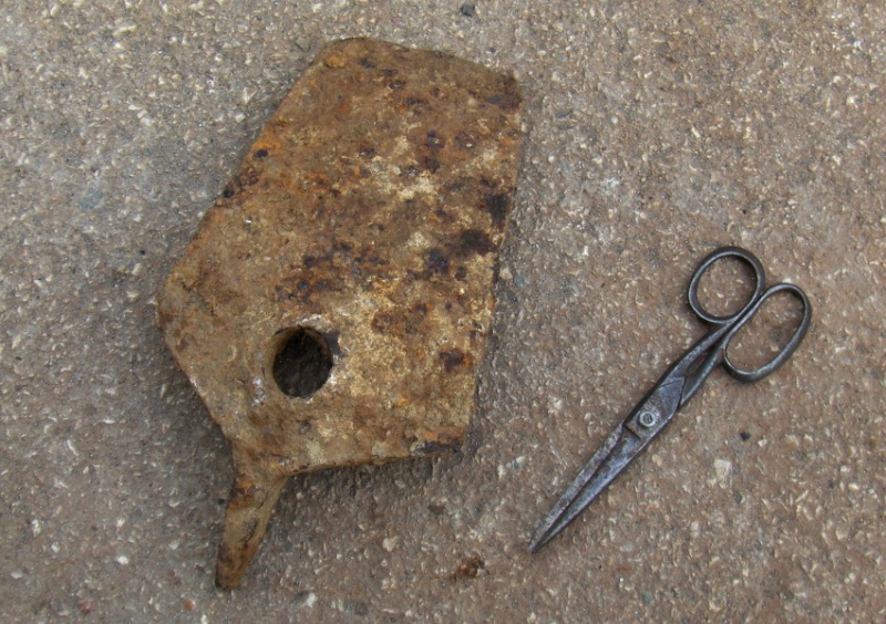 Древняя Мотыга и Старые Ножницы.JPG