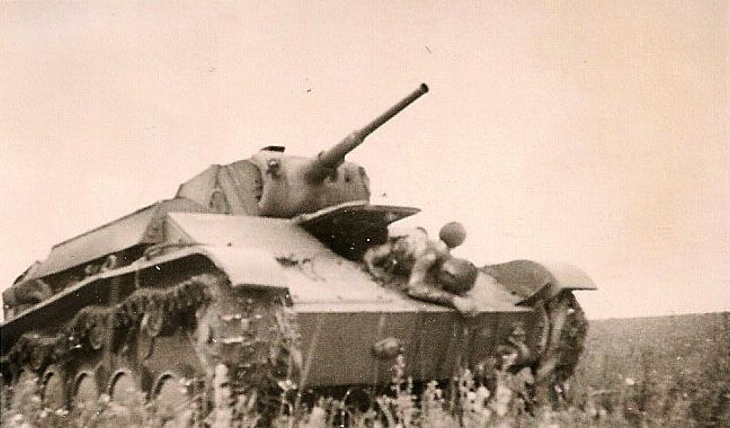 0-Т-70_-подбитый 1.jpg