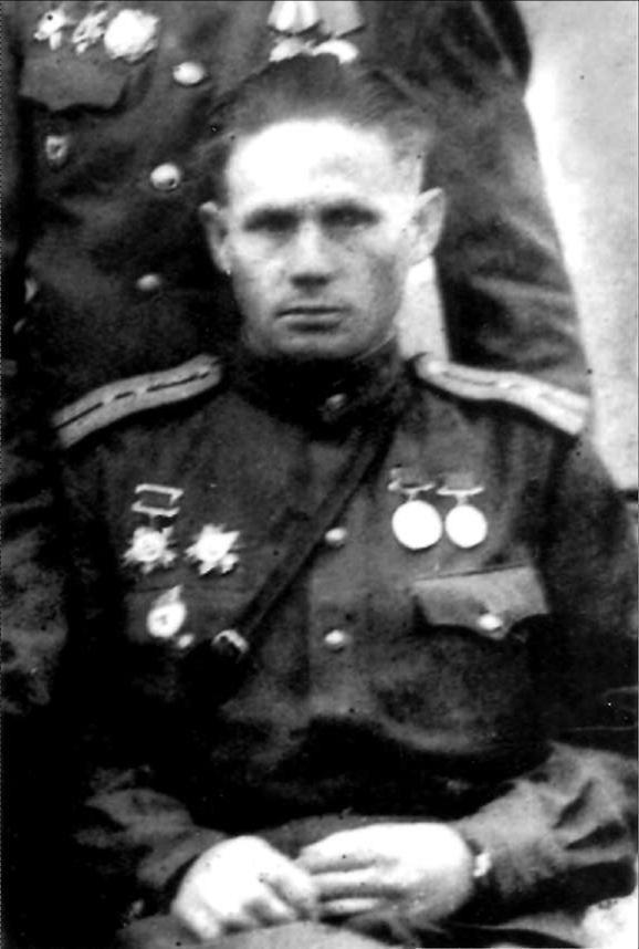 Никифоров Александр Михайлович командир первойроты.jpg