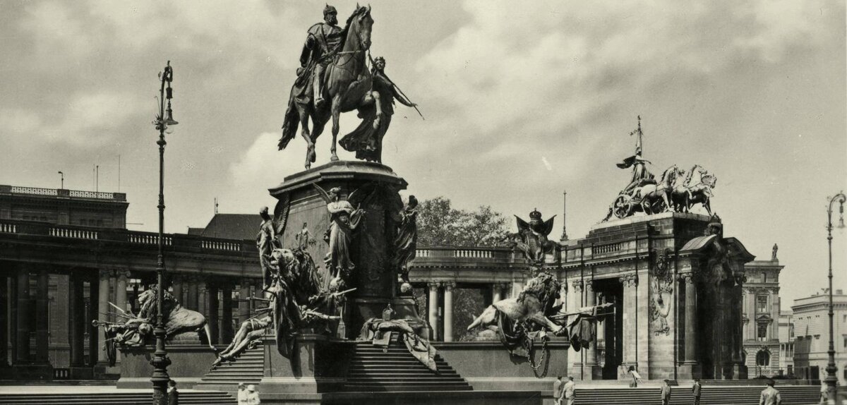 Vorderansicht-Denkmal-Kaiser-Wilhelm-I.jpg