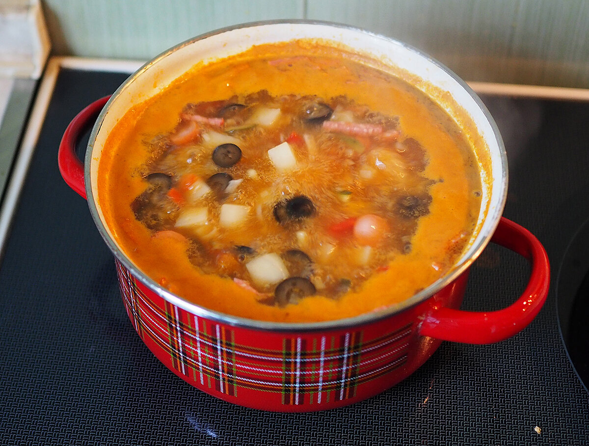 Солянка с тушенкой