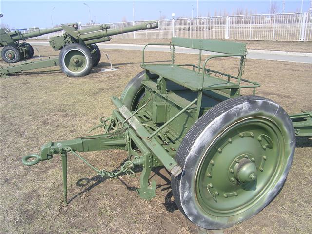 122_mm_howitzer_M1910-30-4607 (Small).JPG