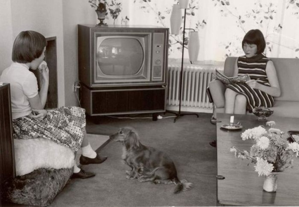 Советские телевидение 1980. Телевизор СССР. Телевизоры 60-х. Телевизор 70х. Телевизор 50-х.