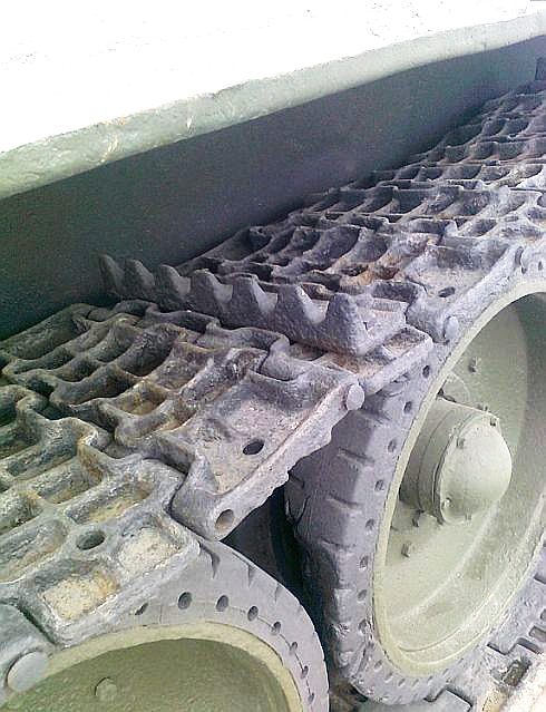 трак Т-34 + шпора.jpg