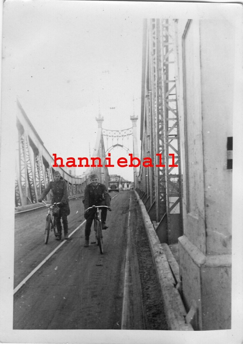 129.Inf.Div.Inf.Reg.427 SOLDATEN FAHRRAD WOLGA BRÜCKE KALININ 600.jpg