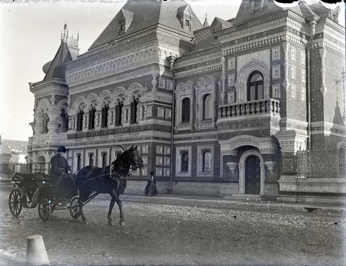 Дом Игумнова на Якиманке 1895-1900 ныне резид фр посла.jpg