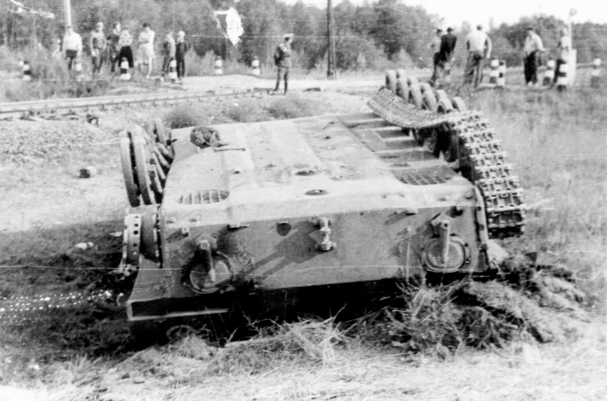най_столкновение БТР-Д и поезда,литва- Гайжюнай 1984 г.jpeg