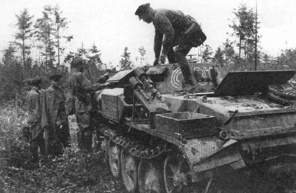 2йPz. II (Fl)_01_Flammpanzer_II_(Sd_Kfz_122)_.jpg