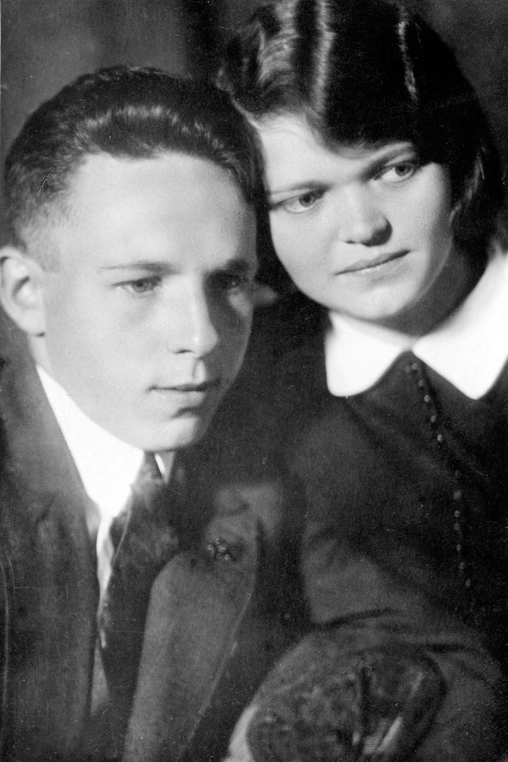 Михаил Филиппович Блинов с женой – Людмилой Николаевной Блиновой 5 июля 1932.jpg