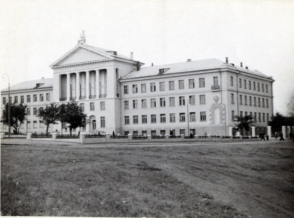 tehnikum_selhozmashinostroeniya_1.jpg