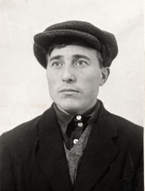 1072526w290h393auto.jpg