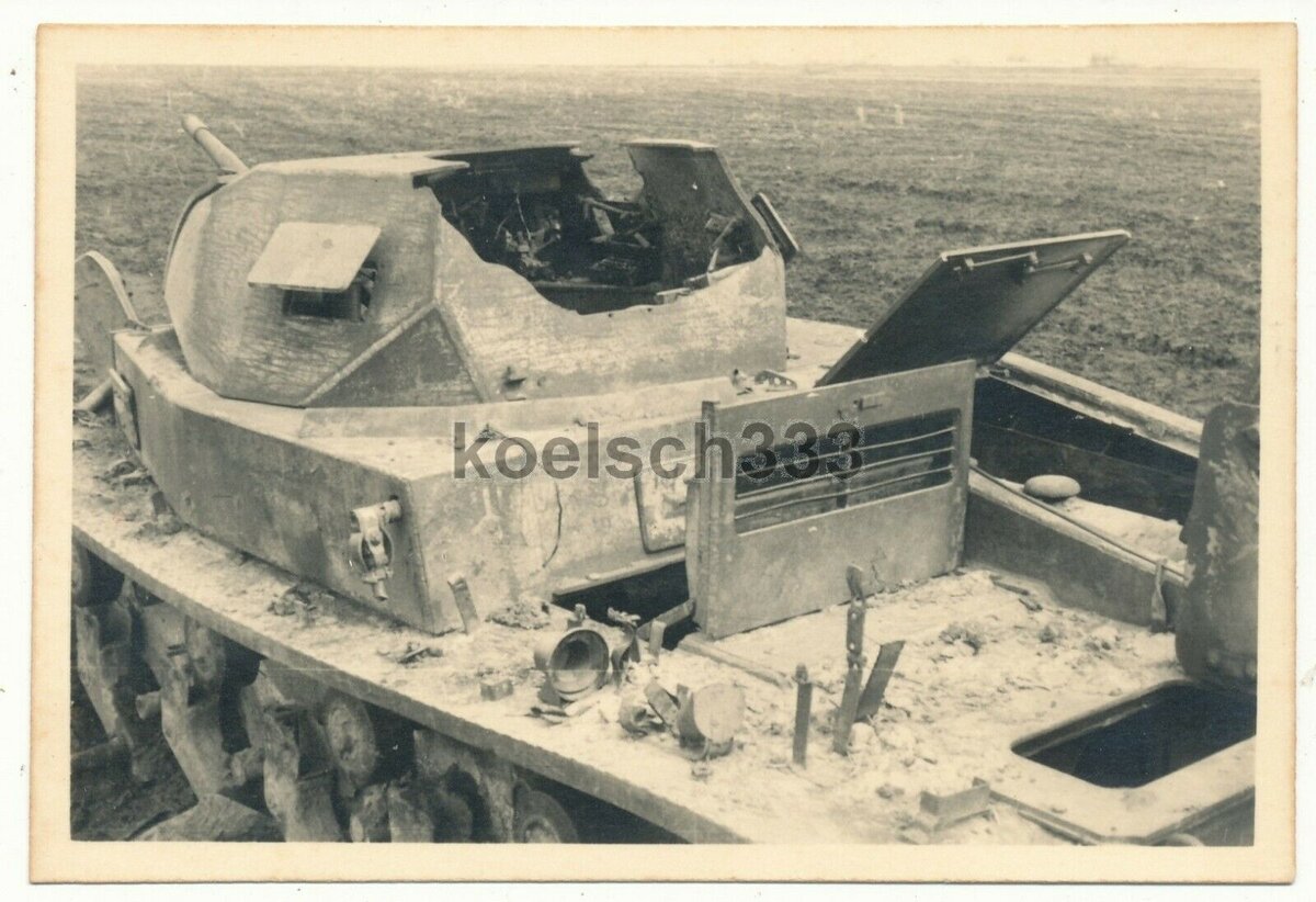 Foto-Panzer-II-Wrack-nach-Volltreffer-an-der.jpg