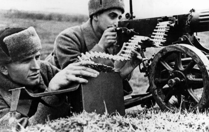 Бойцы московского ополчения на подступах к родному городу. Осень 1941 г.jpg