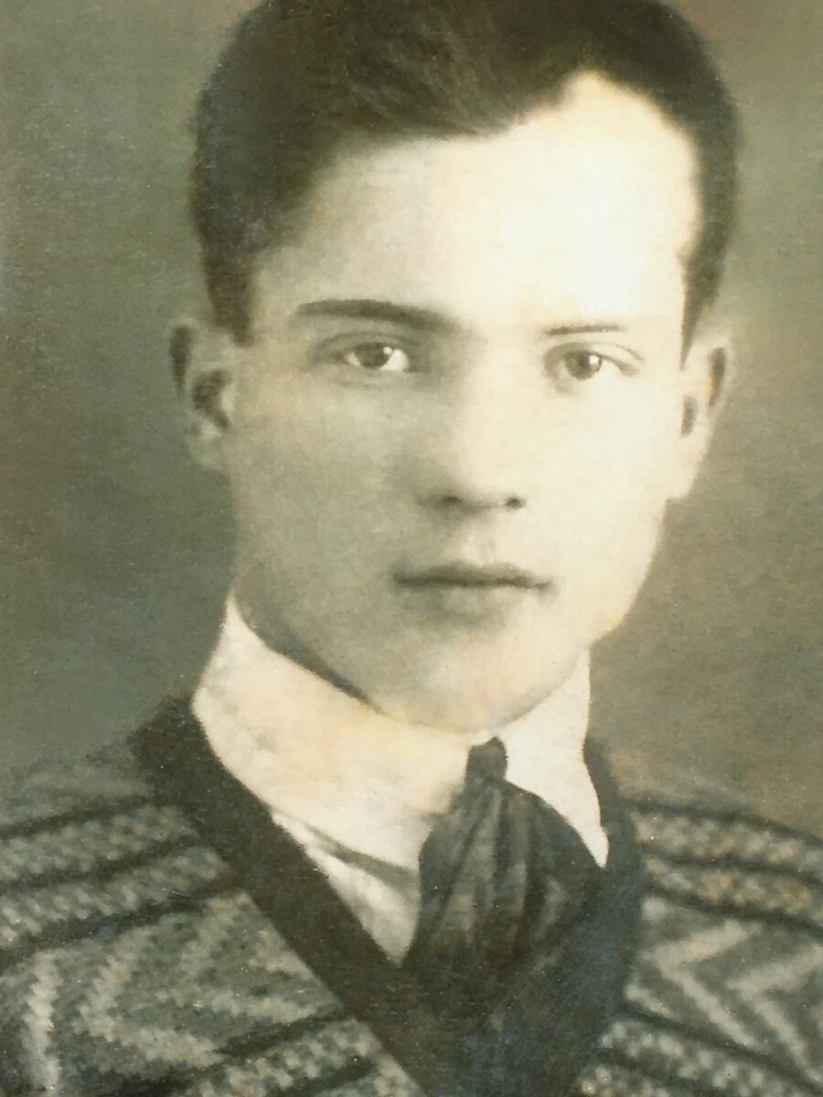 Молчанов(молодой).JPG