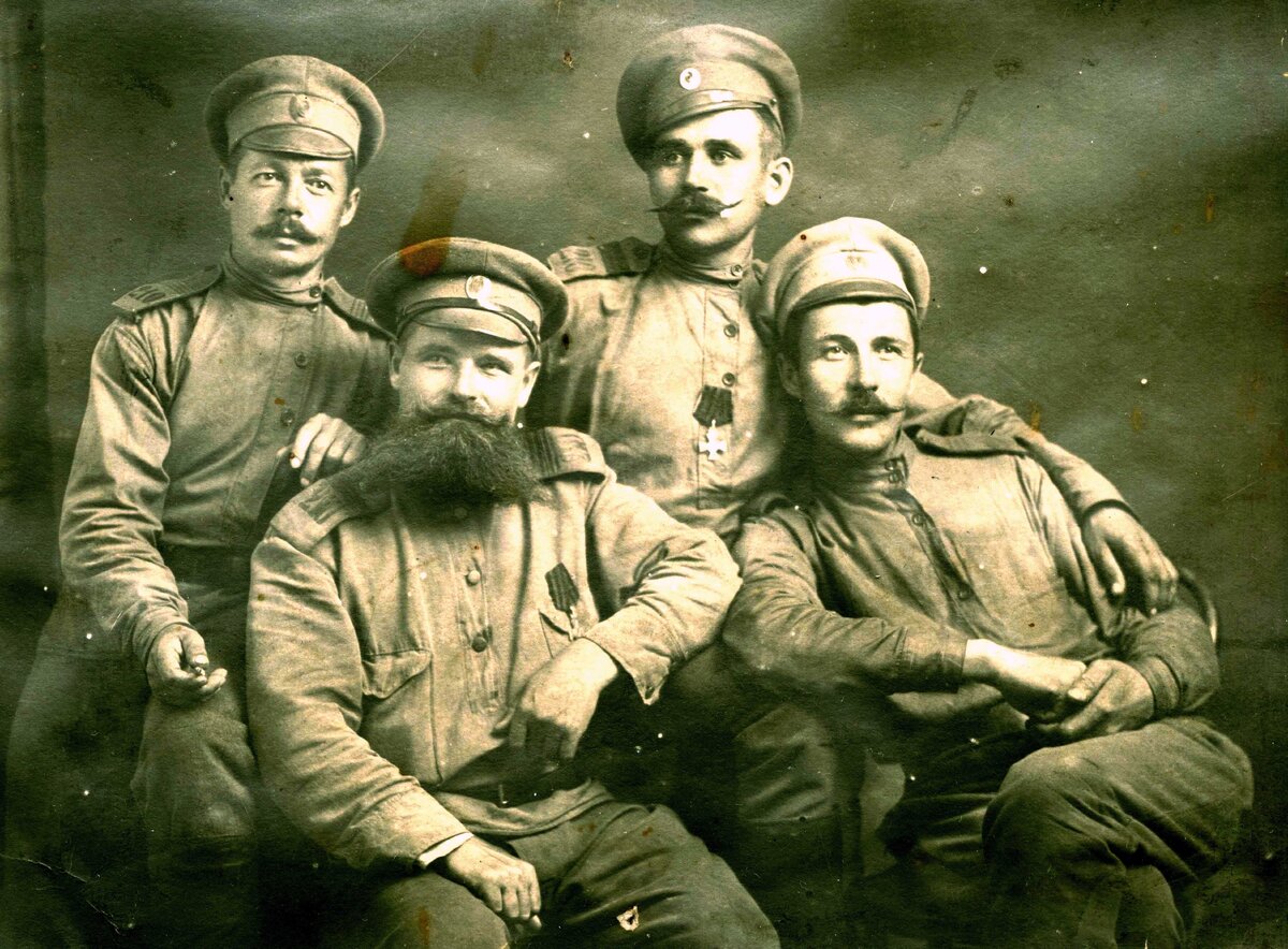 С однополчанами.jpg