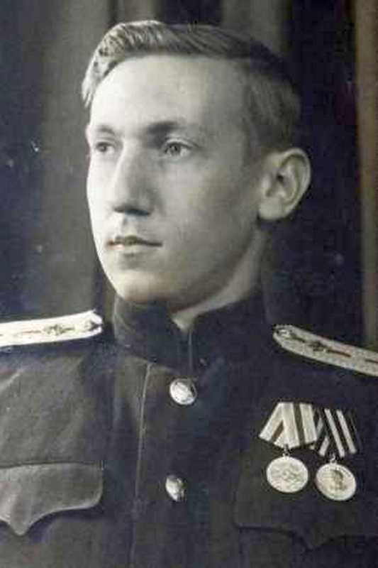 ПОЛТОРАНОВ николай александрович 1918.jpg