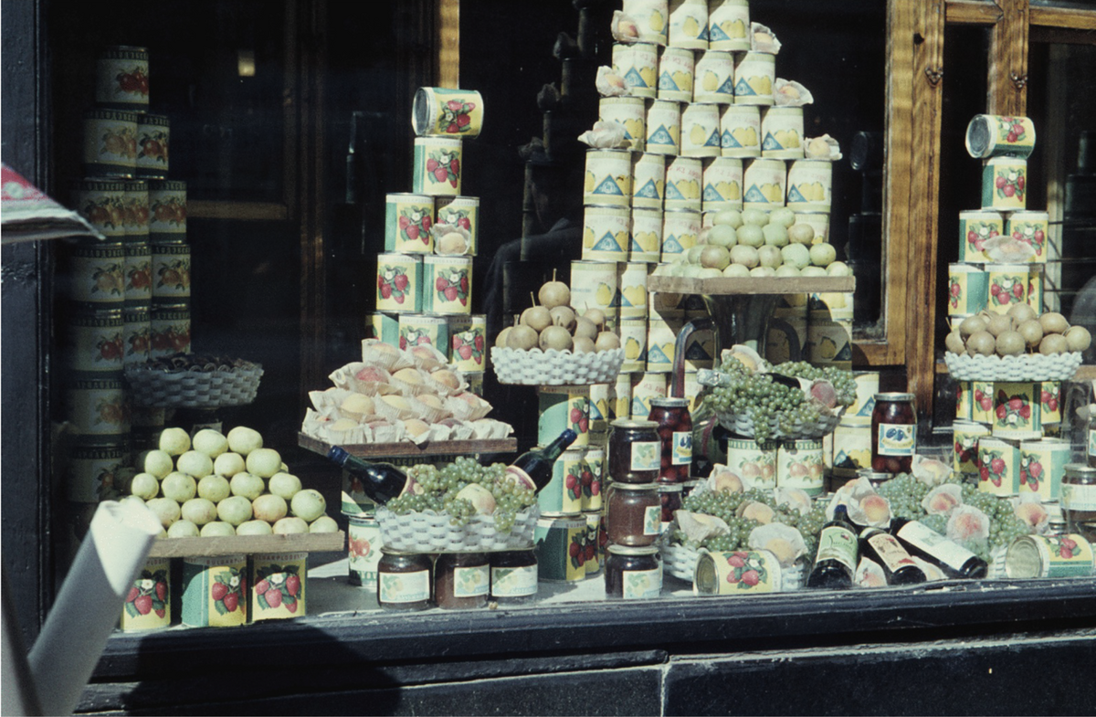 Store window in Moscow.png